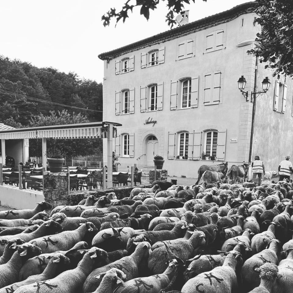 Auberge Du Bourguet Brenon Ngoại thất bức ảnh